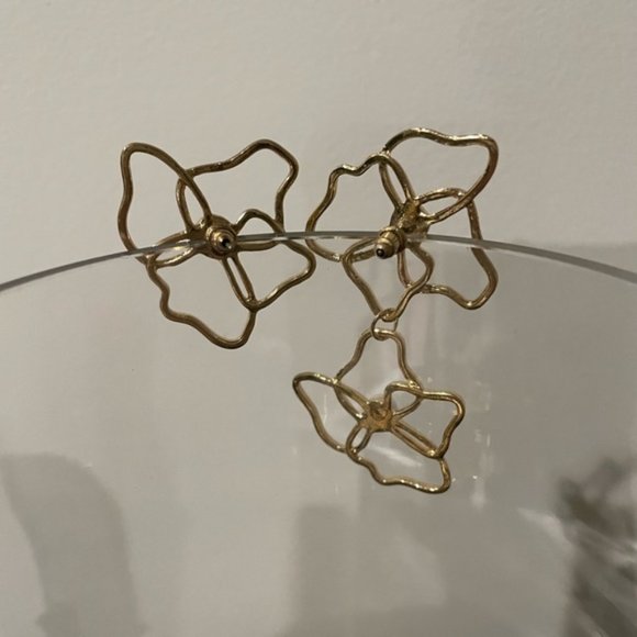 ♥ Flower Asymmetrical Earrings♥ - Picture 7 of 9